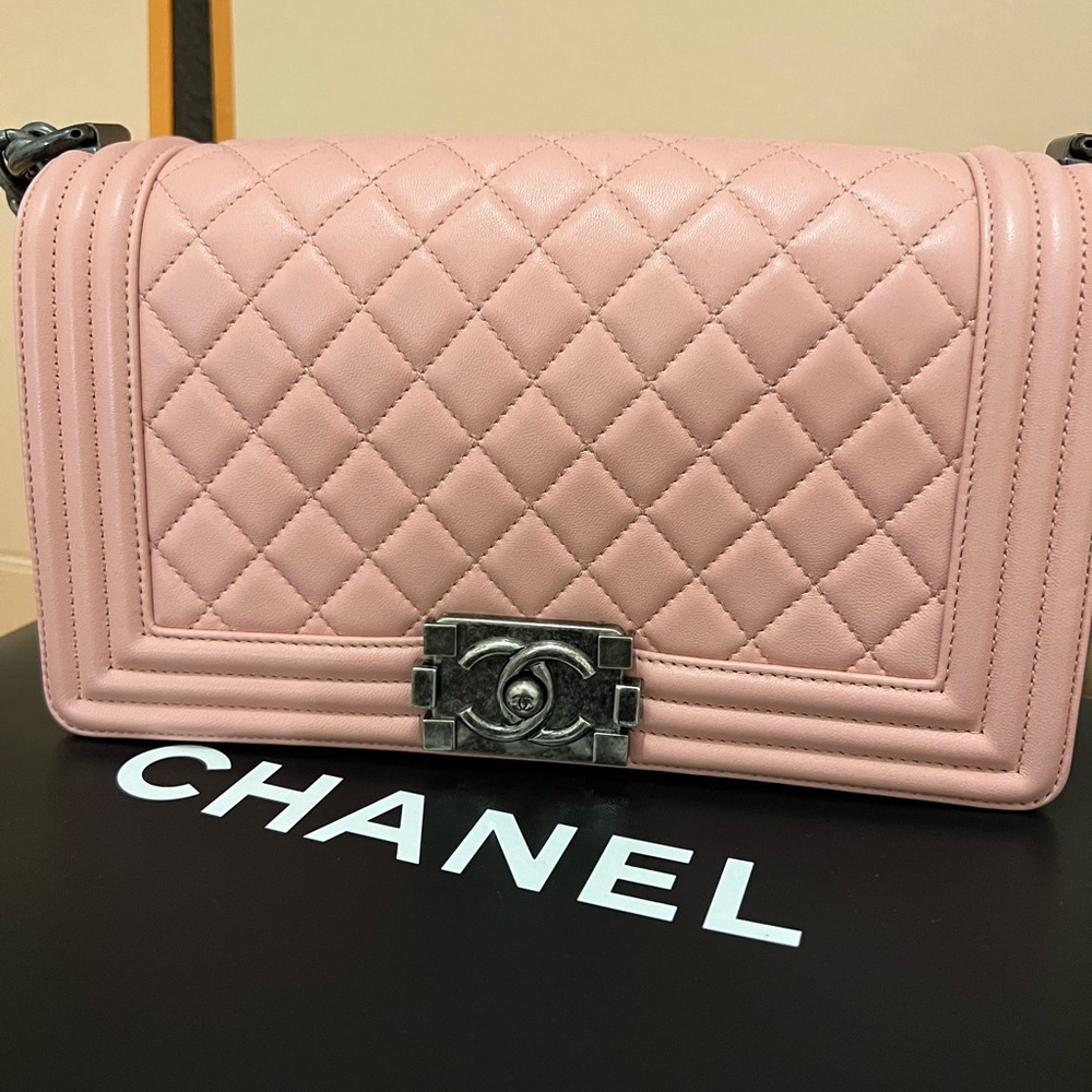 Chanel le boy bag